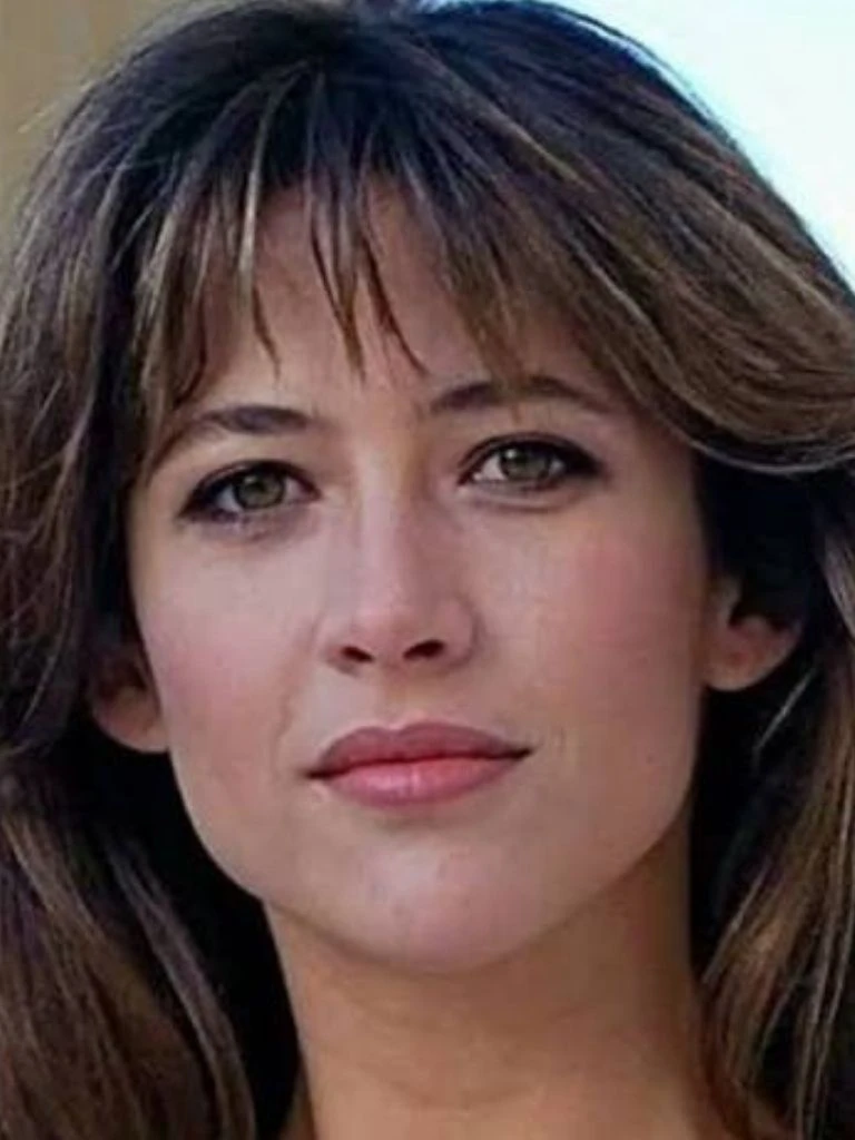 Sofie Marcean Biography: Wiki, Age, Career, Height, Weight, Boyfriend, Net Worth & More